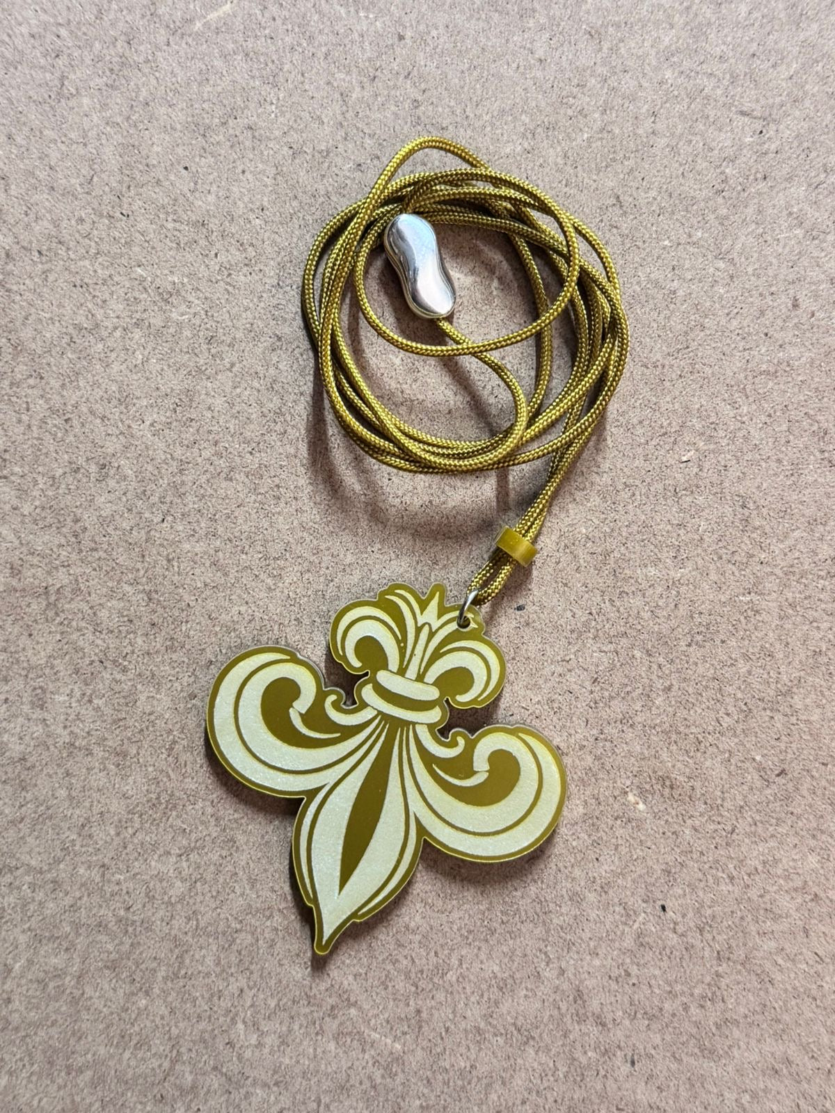 Fleur-de-Lis Pendant Necklace | Timeless Elegance