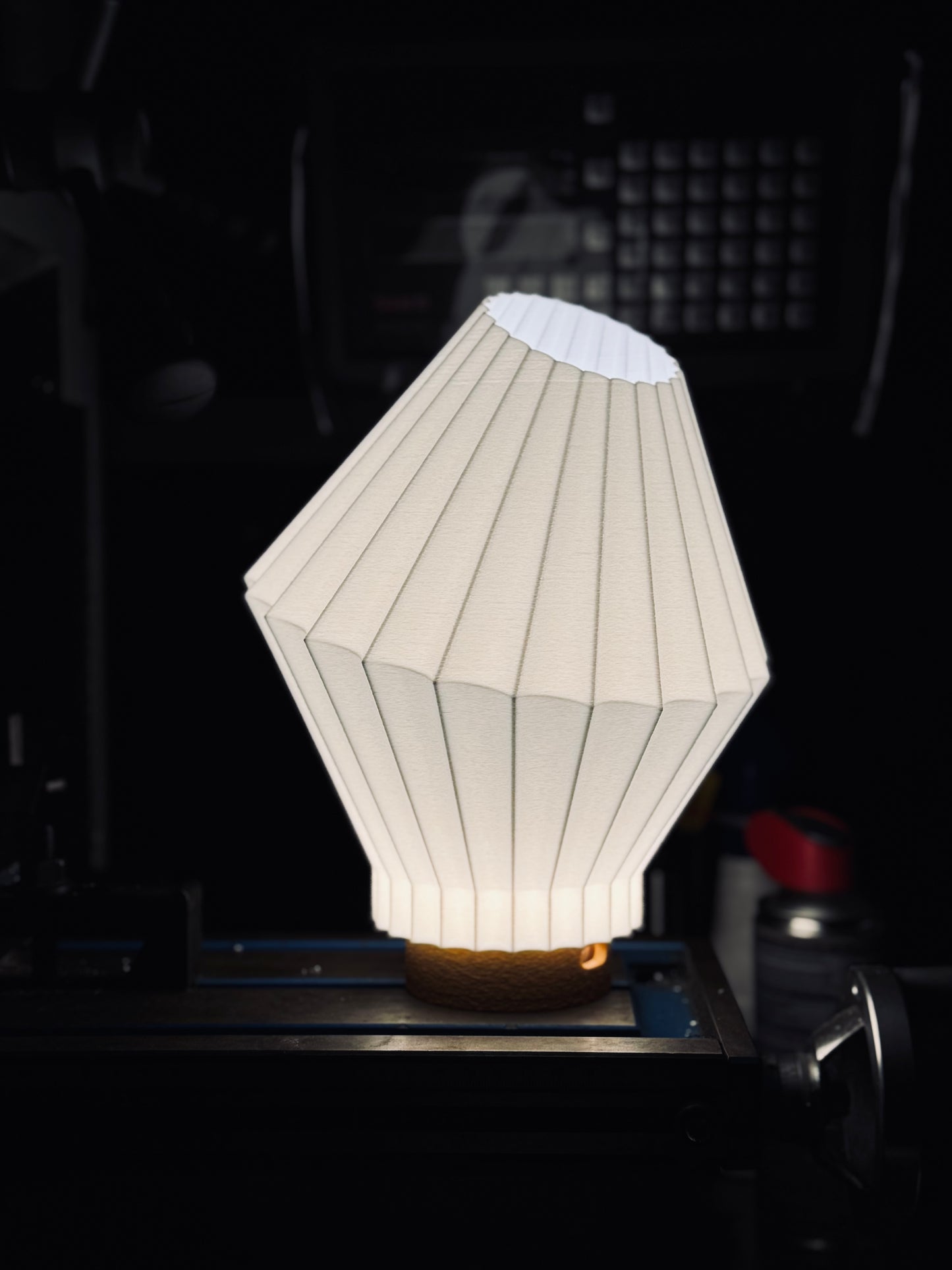 Tilt Lamp