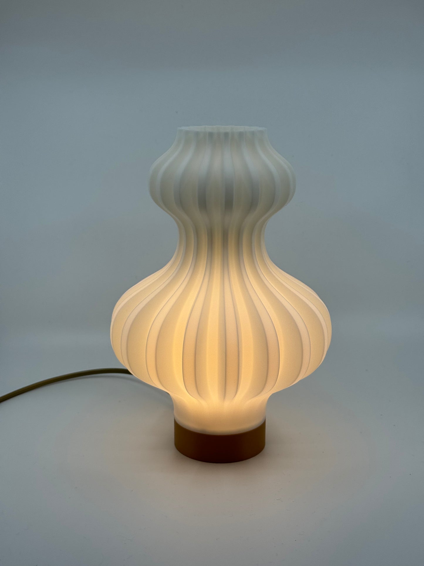 Influx: A 3D Printed Lamp in Fluid Motion