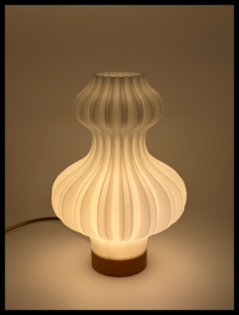 Influx: A 3D Printed Lamp in Fluid Motion
